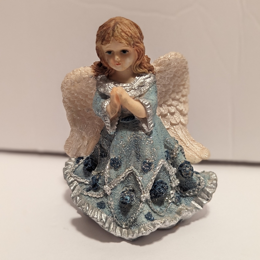 Angel figurine